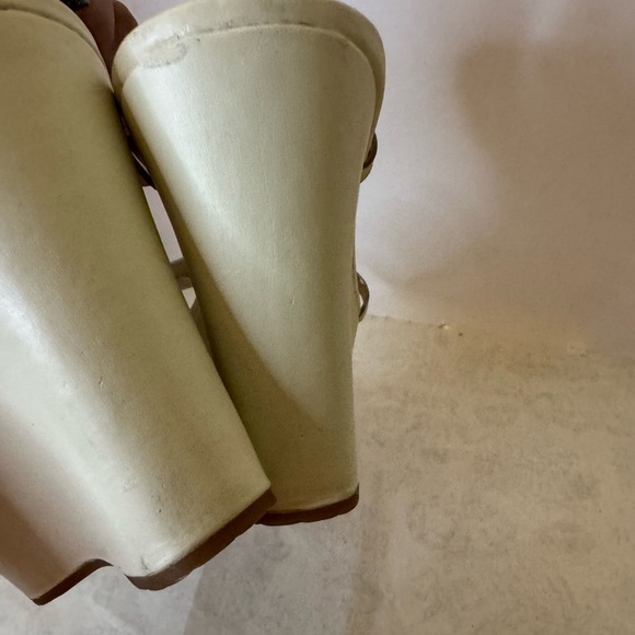 Summer Ready! Women’s Cream Leather Wedges by Rockport. Size 11M - Picture 10 of 16